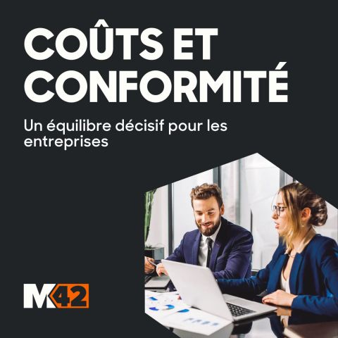 Grafik mit franz&ouml;sischem Text &bdquo;Co&ucirc;ts et conformit&eacute; &ndash; Un &eacute;quilibre d&eacute;cisif pour les entreprises&ldquo;. Unten links das Logo &bdquo;M42&ldquo;. Rechts ist ein Foto von zwei Gesch&auml;ftspersonen zu sehen, die gemeinsam an einem Laptop arbeiten und Dokumente betrachten.